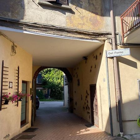 Appartamento Vicolo Forno Mercallo Esterno foto