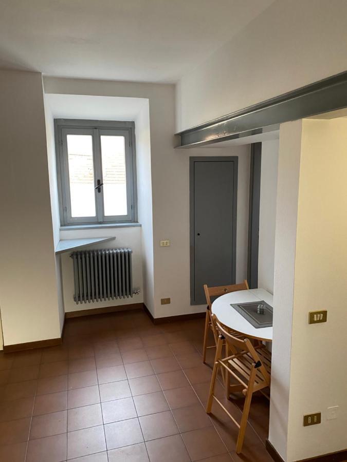 Appartamento Vicolo Forno Mercallo Esterno foto