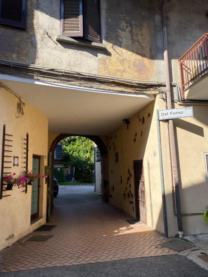 Appartamento Vicolo Forno Mercallo Esterno foto
