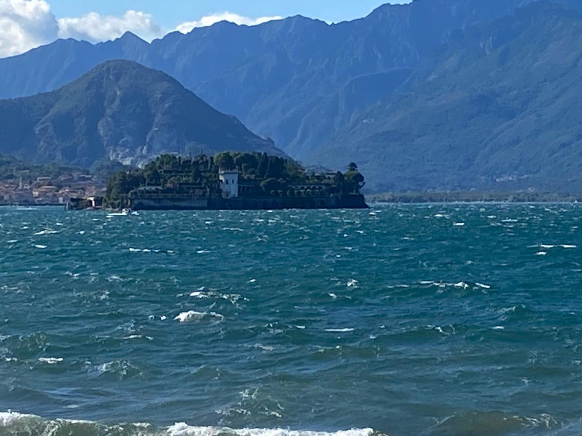 Appartamento Vicolo Forno Mercallo Esterno foto