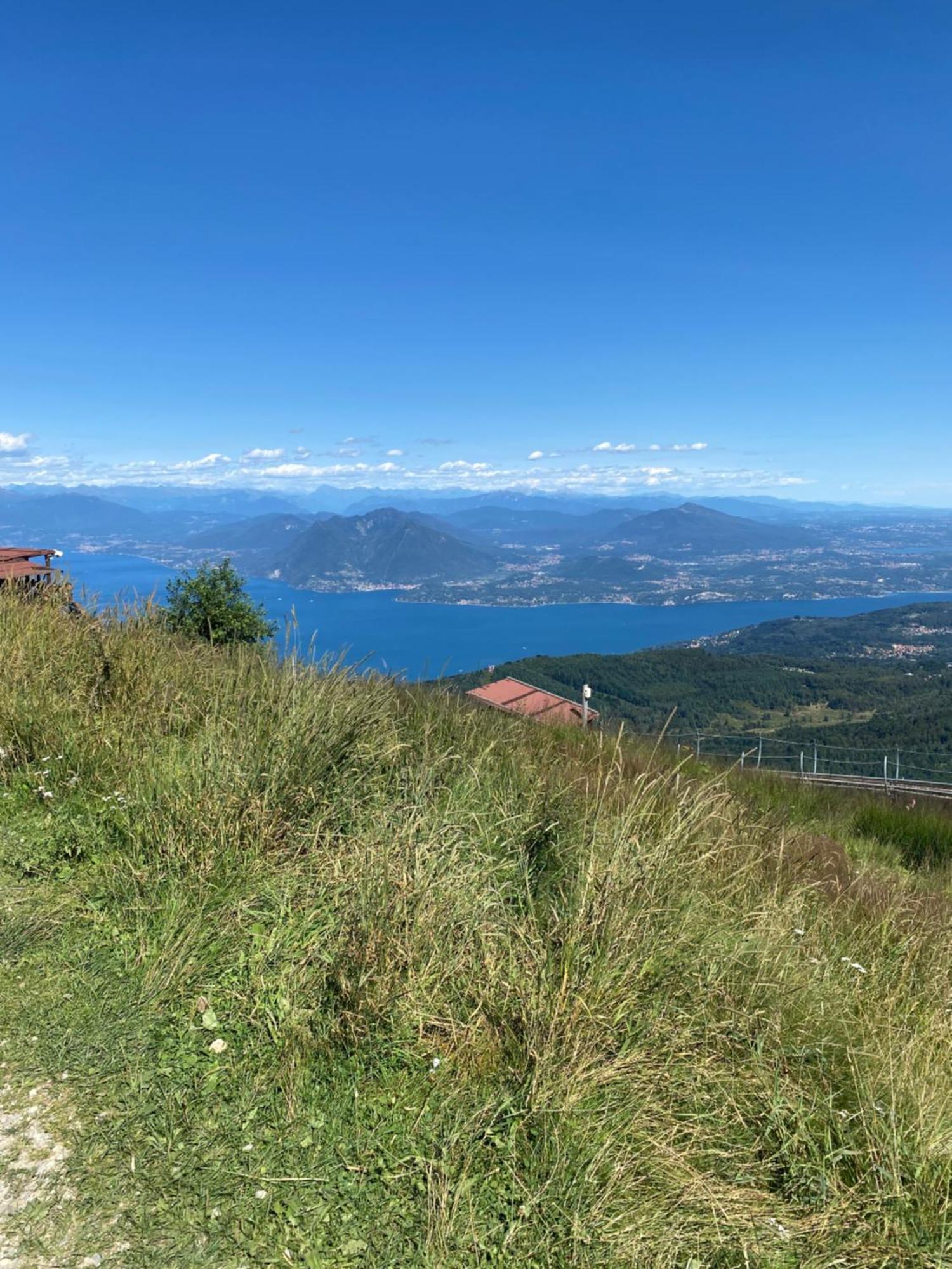 Appartamento Vicolo Forno Mercallo Esterno foto